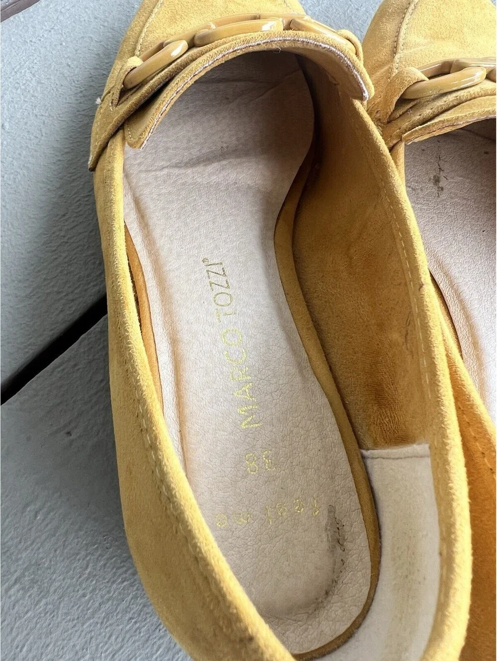 Marco Tozzi mustard yellow suede loafers chain buckle 38 Women’s 7.5